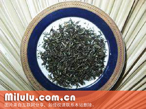 南山白毛茶图片